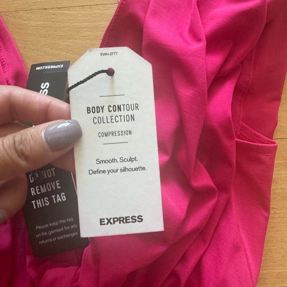 EXPRESS | Low Cut Bodysuit - Picture 4 of 8